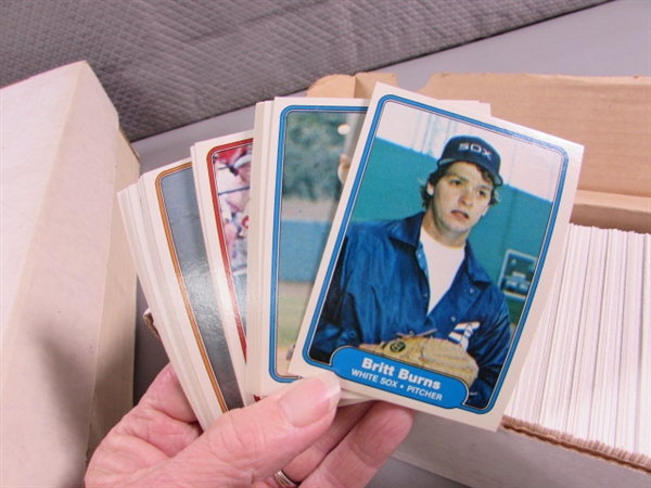 ASSORTED BASEBALL CARDS