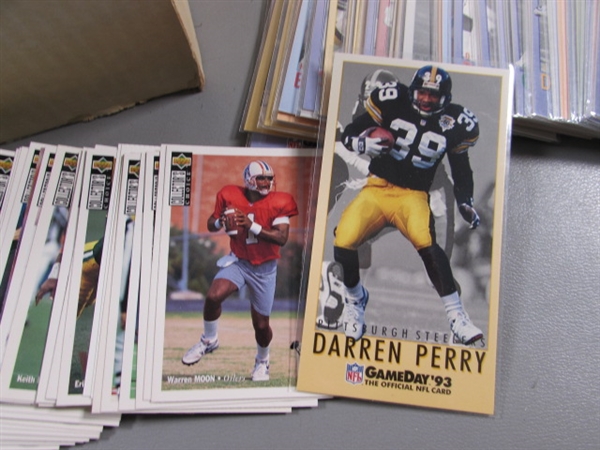 ASSORTED FOOTBALL TRADING CARDS