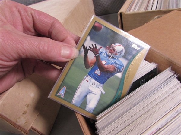 ASSORTED FOOTBALL TRADING CARDS