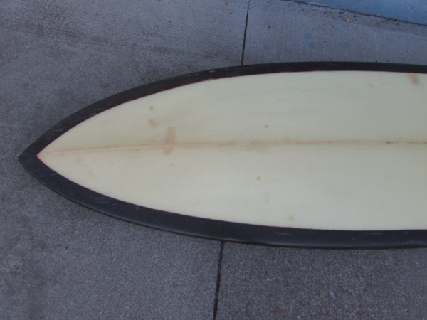 VINTAGE HANDCRAFTED SURFBOARD