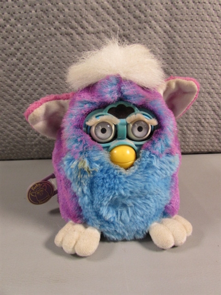 LARGE ASSORTMENT OF VINTAGE FURBY'S