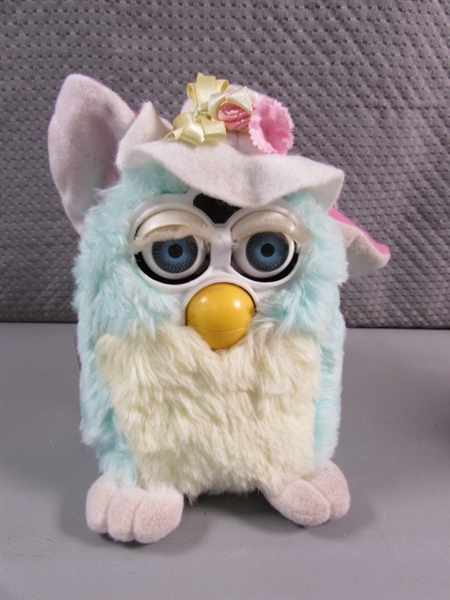 LARGE ASSORTMENT OF VINTAGE FURBY'S