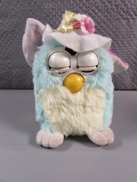 LARGE ASSORTMENT OF VINTAGE FURBY'S