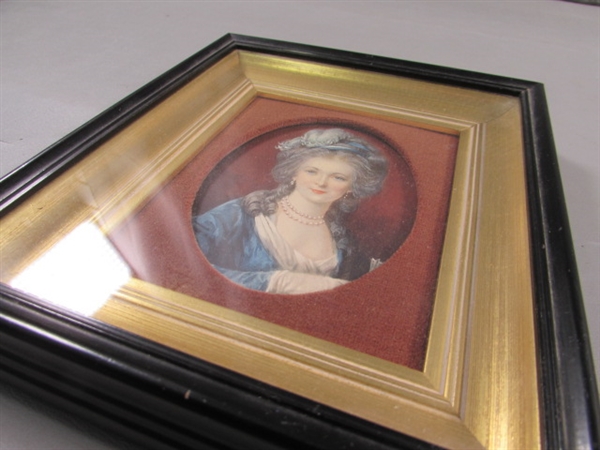 PAIR OF FRAMED & MATTED VICTORIAN PORTRAIT PRINTS