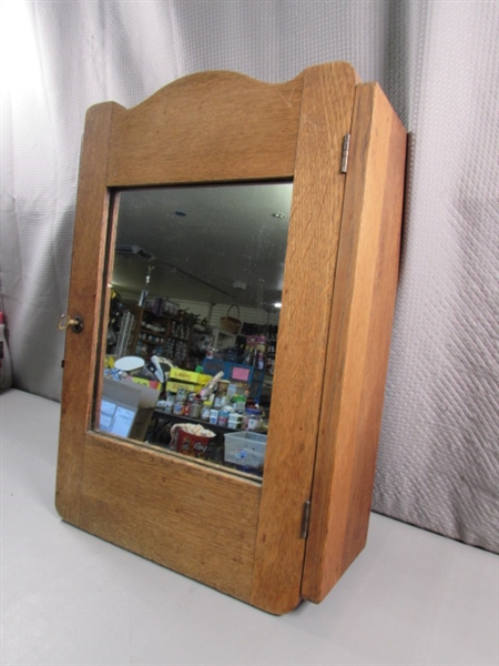 ANTIQUE OAK BATHROOM MEDICINE CABINET W/MIRROR