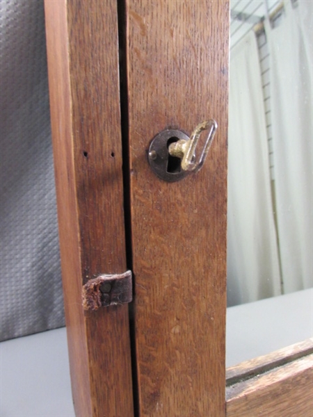 ANTIQUE OAK BATHROOM MEDICINE CABINET W/MIRROR