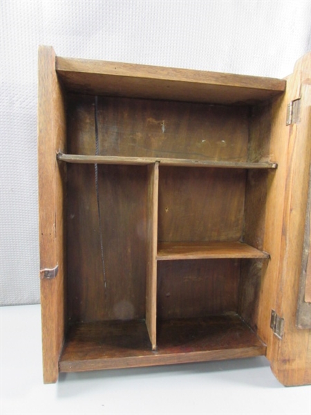 ANTIQUE OAK BATHROOM MEDICINE CABINET W/MIRROR