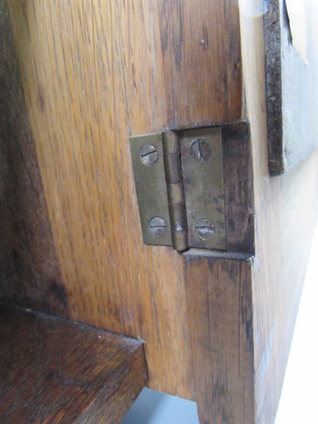 ANTIQUE OAK BATHROOM MEDICINE CABINET W/MIRROR