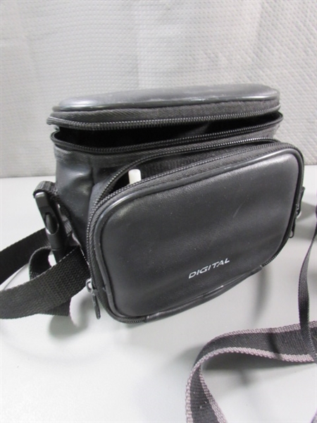 FUJIFILM DIGITAL CAMERA W/FLASH & CAMERA BAG