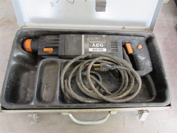 AEG PHE19RL ELECTRIC HAMMER DRILL - WORKS