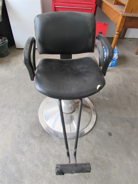 HYDRAULIC SALON/BARBER CHAIR