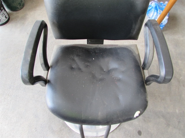 HYDRAULIC SALON/BARBER CHAIR