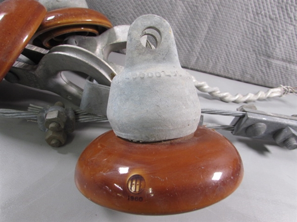 3 CERAMIC INSULATORS W/MOUNTS