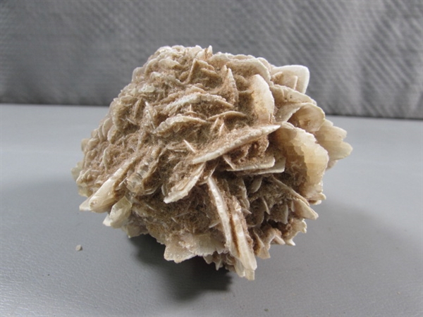 DESERT ROSE SELENITE SPECIMEN