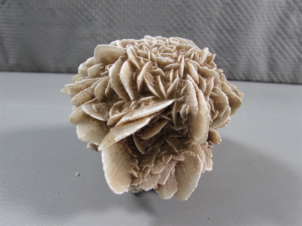 DESERT ROSE SELENITE SPECIMEN