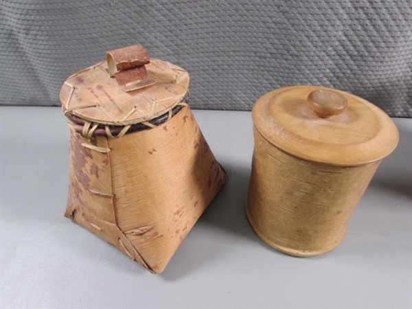 4 SMALL HANDCRAFTED TREE BARK VESSELS W/LIDS