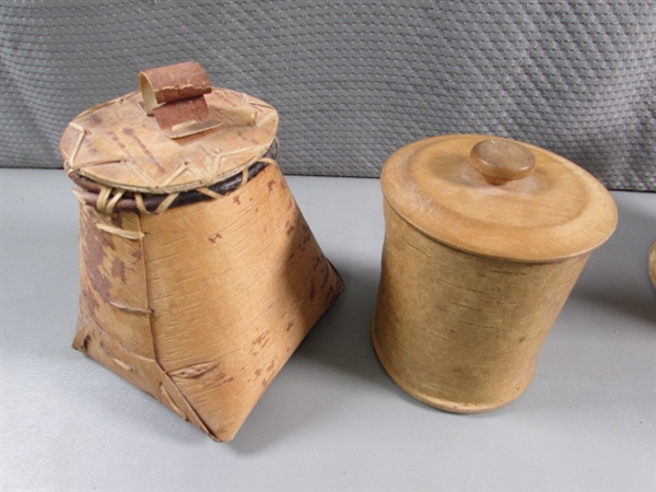 4 SMALL HANDCRAFTED TREE BARK VESSELS W/LIDS