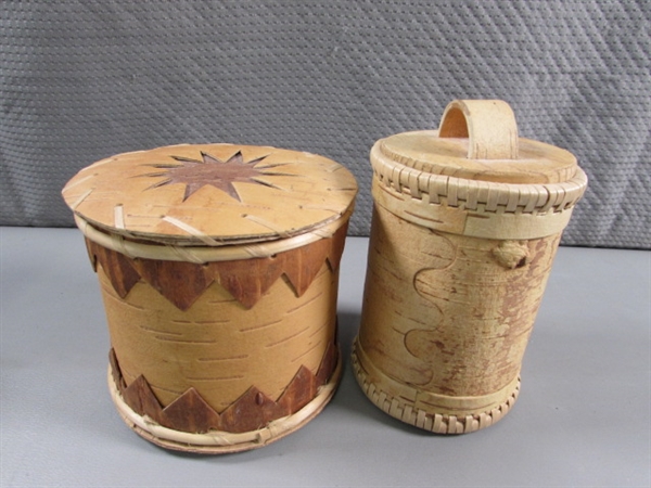 4 SMALL HANDCRAFTED TREE BARK VESSELS W/LIDS