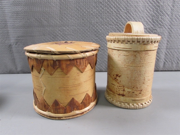 4 SMALL HANDCRAFTED TREE BARK VESSELS W/LIDS