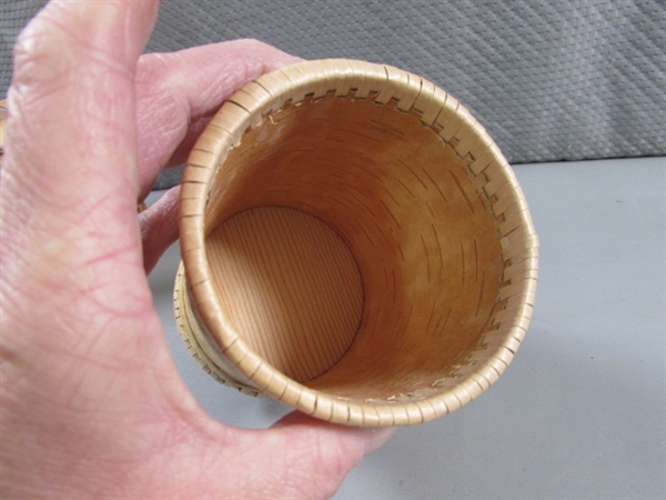 4 SMALL HANDCRAFTED TREE BARK VESSELS W/LIDS