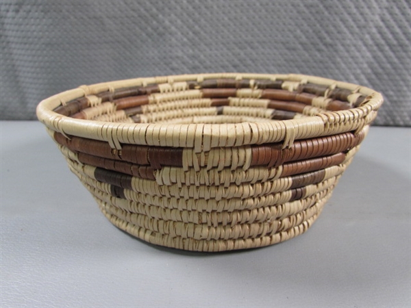 NATIVE AMERICAN WOVEN BASKET W/STONES & SHELLS & FIBER COASTER?