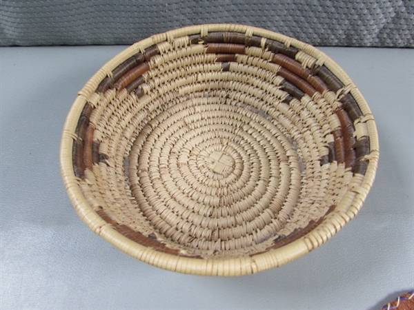 NATIVE AMERICAN WOVEN BASKET W/STONES & SHELLS & FIBER COASTER?