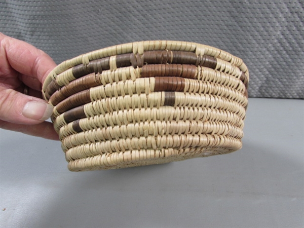 NATIVE AMERICAN WOVEN BASKET W/STONES & SHELLS & FIBER COASTER?