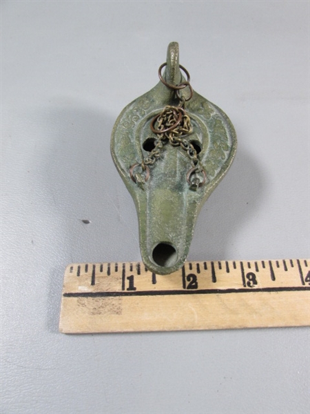 VINTAGE BRONZE ROMAN OIL LAMP