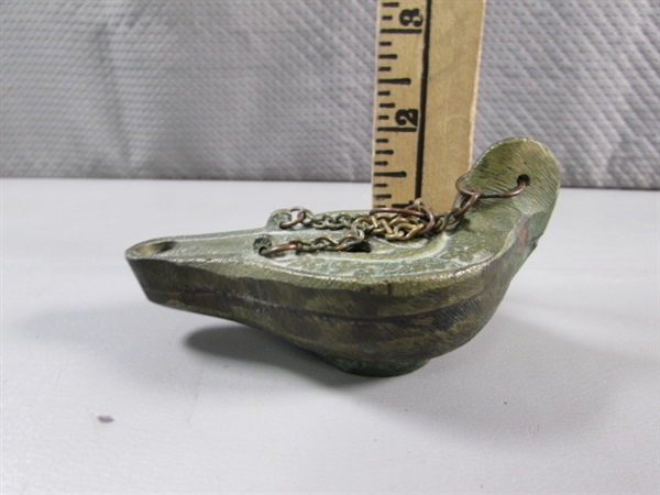 VINTAGE BRONZE ROMAN OIL LAMP