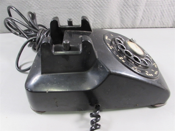 VINTAGE ROTARY DIAL TELEPHONE - W/METAL DIAL