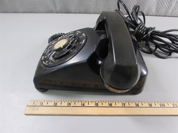 VINTAGE ROTARY DIAL TELEPHONE - W/METAL DIAL