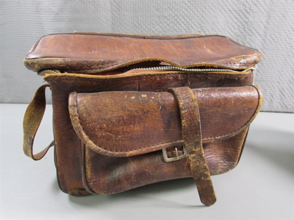 VINTAGE AGFA BOX CAMERA & LEATHER CAMERA BAG