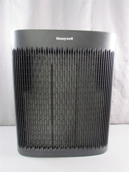 HONEYWELL AIR PURIFIER W/EXTRA FILTERS