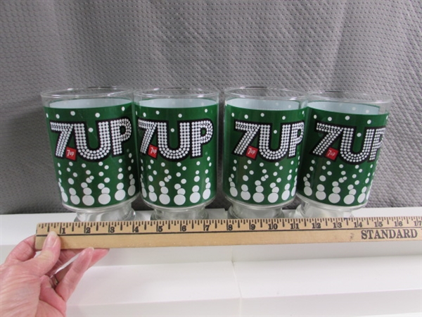 7-UP THE UNCOLA GLASSES