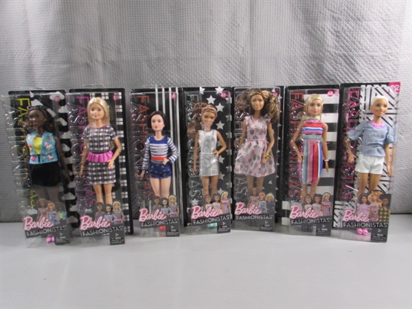 7 NEW FASHIONISTA BARBIE DOLLS