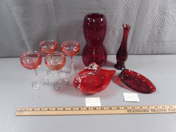 VINTAGE/ANTIQUE RUBY RED GLASS & ART GLASS