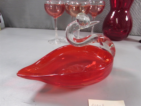 VINTAGE/ANTIQUE RUBY RED GLASS & ART GLASS