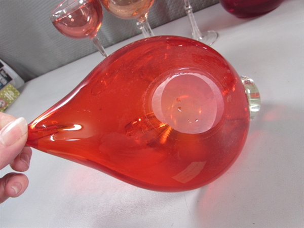 VINTAGE/ANTIQUE RUBY RED GLASS & ART GLASS