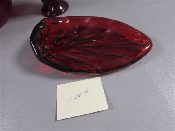 VINTAGE/ANTIQUE RUBY RED GLASS & ART GLASS