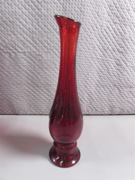 VINTAGE/ANTIQUE RUBY RED GLASS & ART GLASS