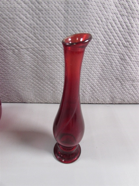 VINTAGE/ANTIQUE RUBY RED GLASS & ART GLASS