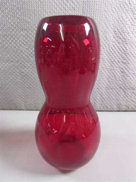 VINTAGE/ANTIQUE RUBY RED GLASS & ART GLASS