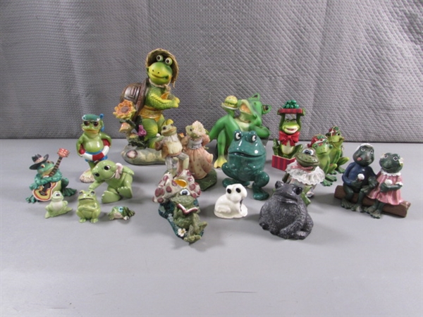 LARGE COLLECTION OF FROG FIGURINES