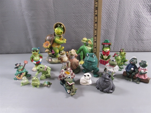 LARGE COLLECTION OF FROG FIGURINES