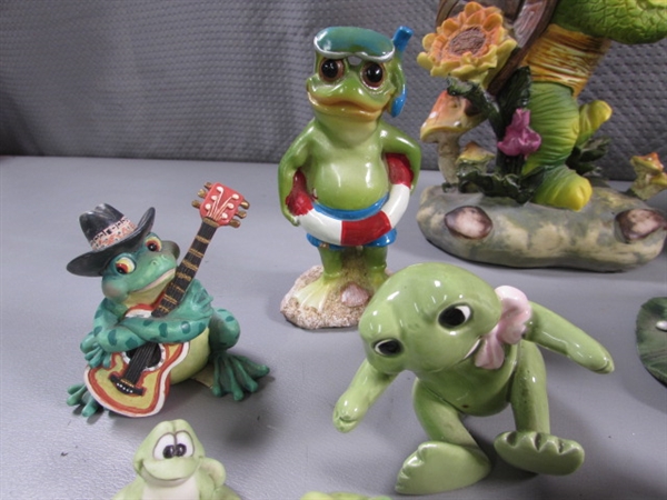 LARGE COLLECTION OF FROG FIGURINES