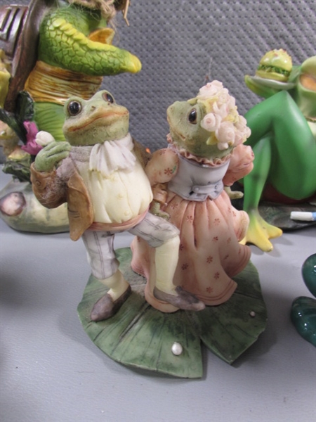 LARGE COLLECTION OF FROG FIGURINES