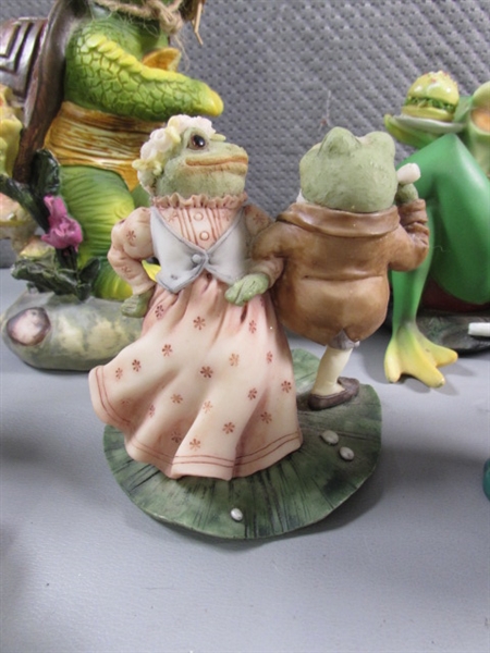 LARGE COLLECTION OF FROG FIGURINES