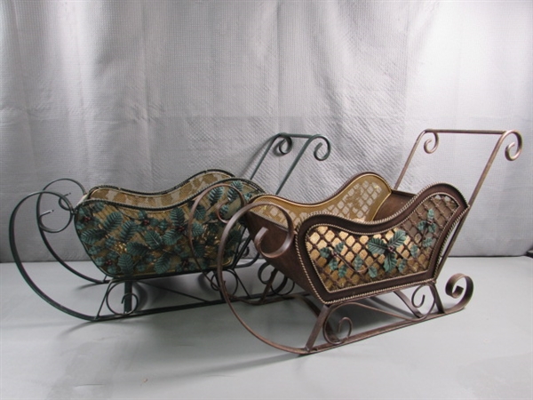 PAIR OF METAL CHRISTMAS SLEIGHS FOR DECOR