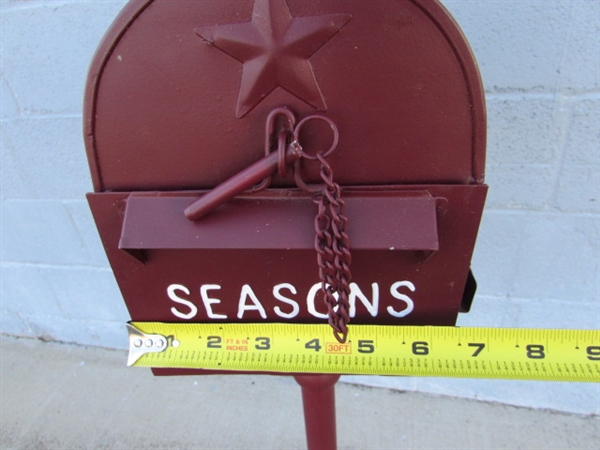 NORTH POLE EXPRESS CHRISTMAS CARD MAILBOX