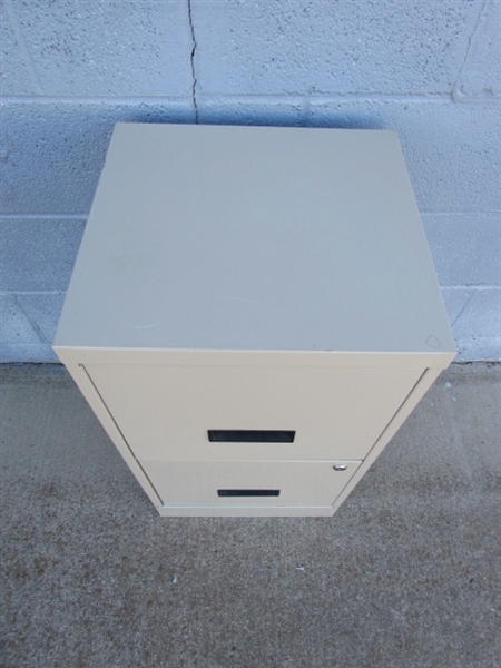 2-DRAWER LOCKING FILE CABINET - NO KEY